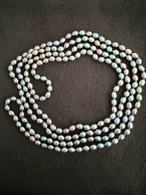 Vintage 64” hand knotted iridescent peacock pearl necklace